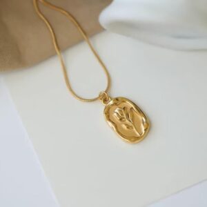 Tulip Necklace